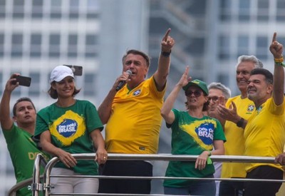 Bolsonaro convoca manifestação em Copacabana e diz que minuta do golpe