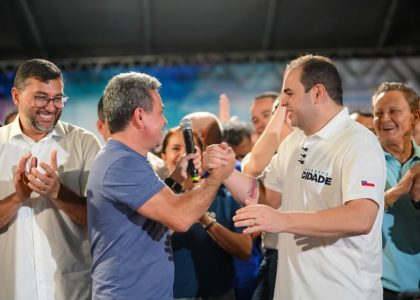 A política alcança os melhores resultados quando é construída com diálogo, união e compromisso c